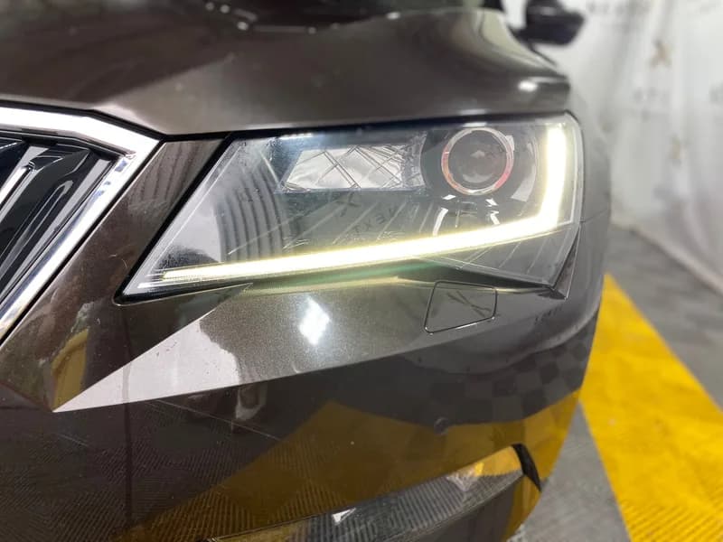 SKODA Superb 2.0 TDI DSG 4X4 Laurin & Klement