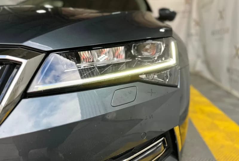 SKODA Superb Combi 2.0 TDI 4X4 DSG Laurin & Klement