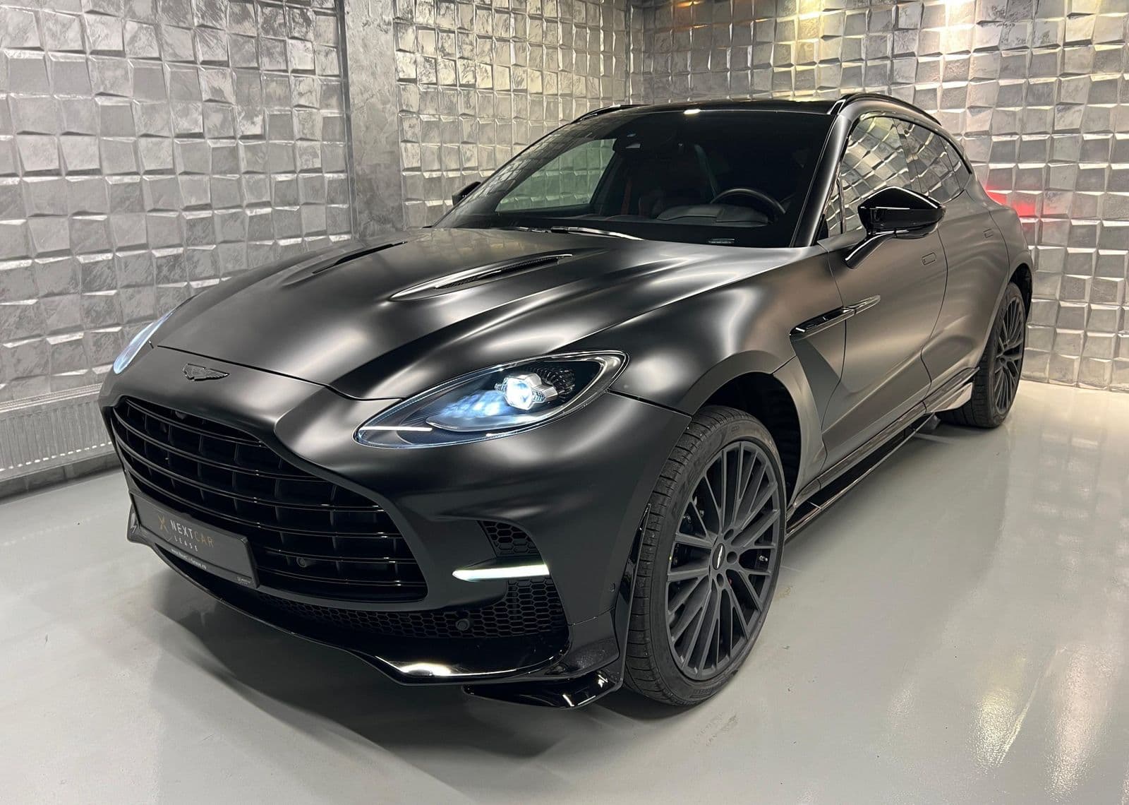 Aston Martin DBX