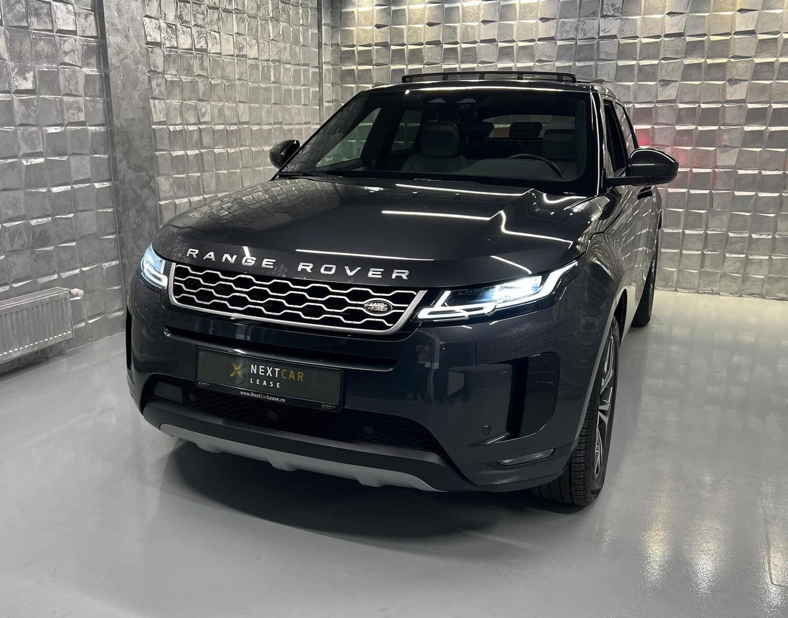 Land Rover Range Rover Evoque P300e