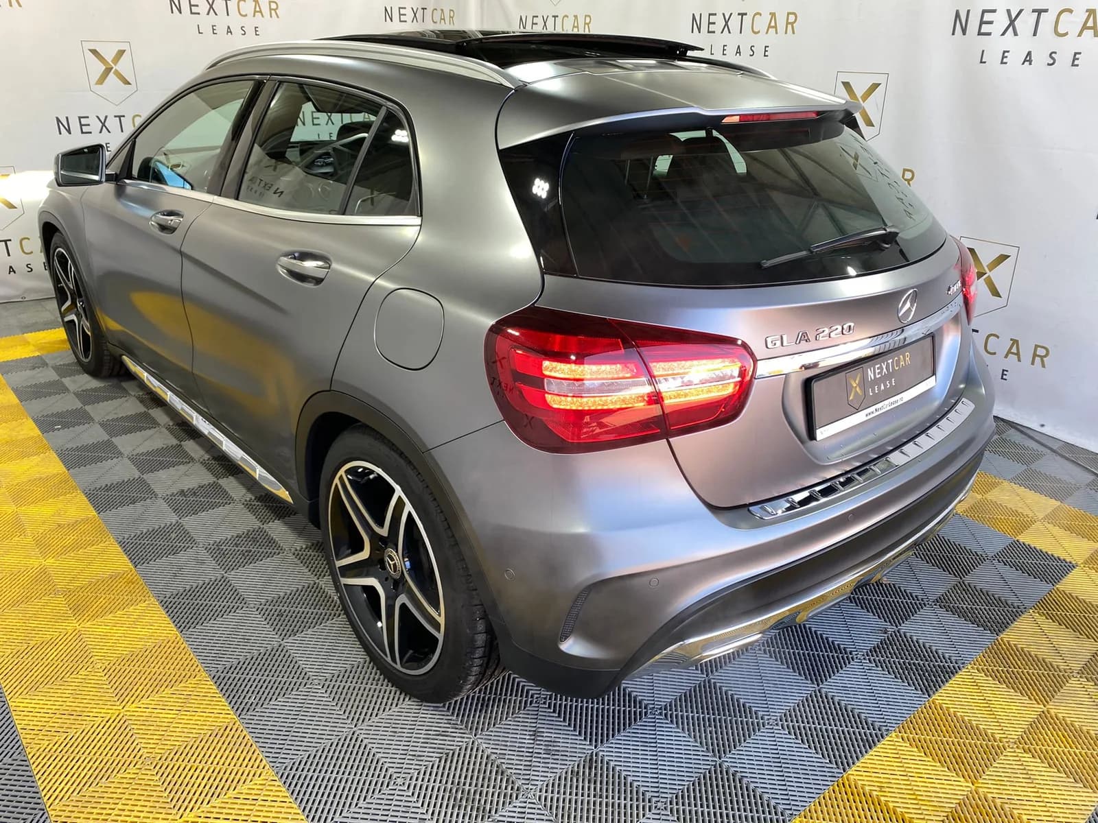 MERCEDES-BENZ GLA 220 4MATIC