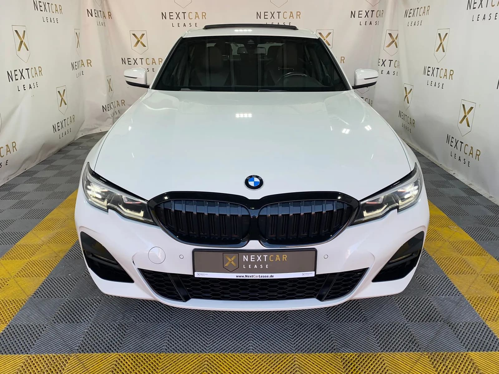 BMW 320i xDrive Sedan