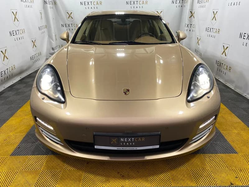 Porsche Panamera 4