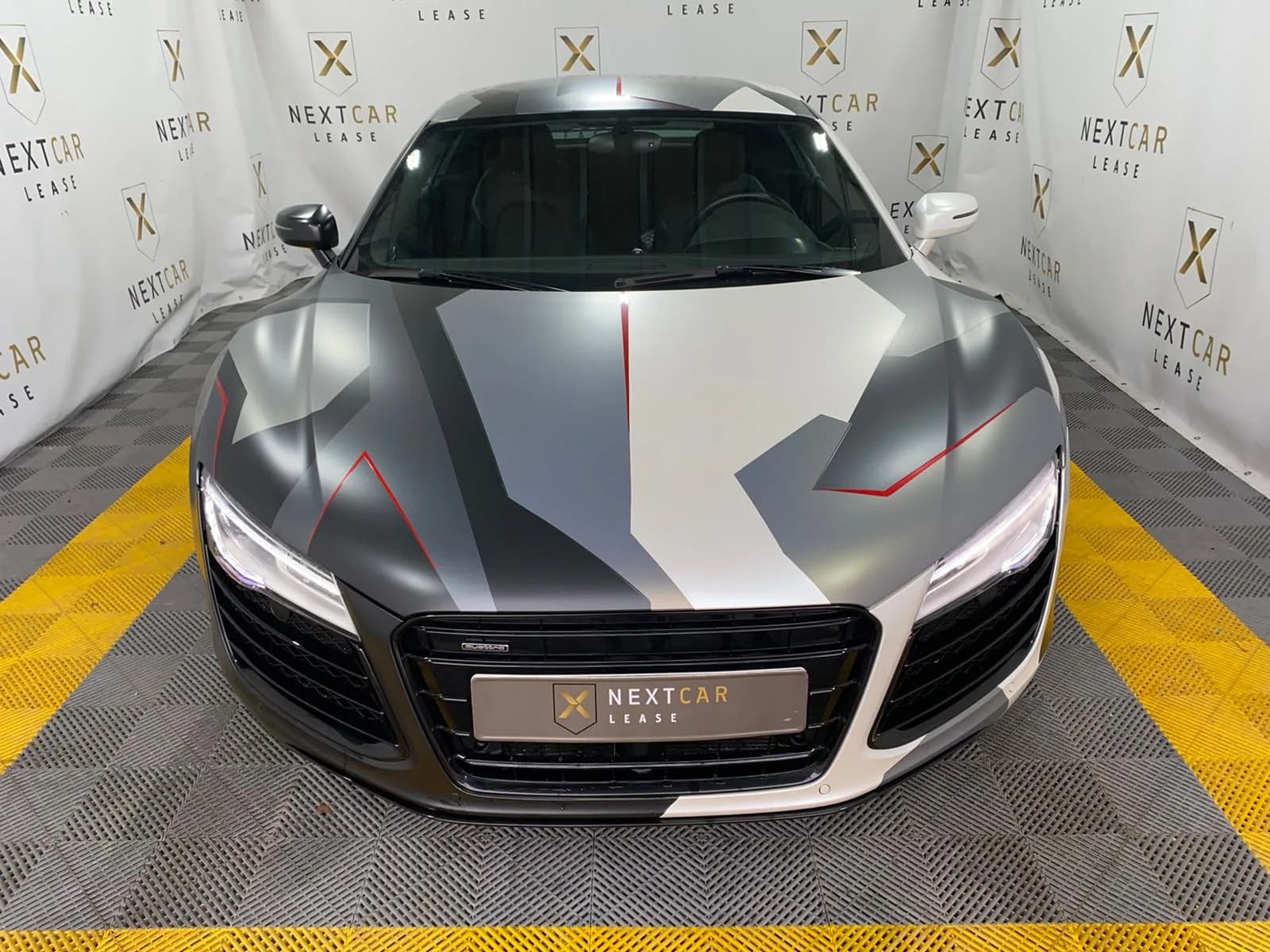 Audi R8 quattro 4.2 V8