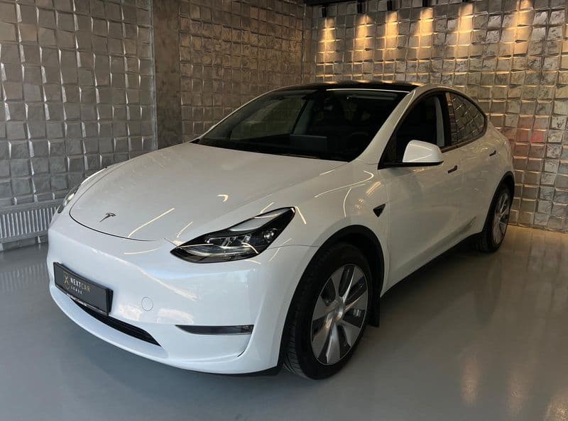 TESLA-Model Y Long Range Dual Motor AWD